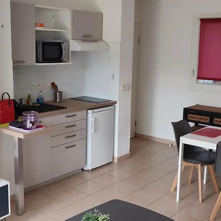 Apartment T2 Avec Balcon, Centre De De Medoc