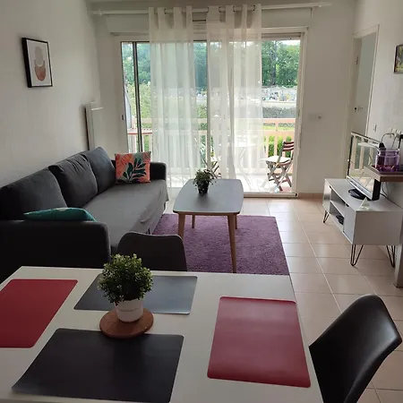 T2 Avec Balcon, Centre De De Medoc Apartment