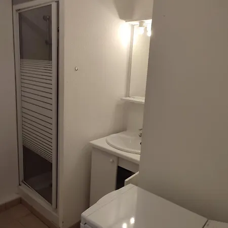 Apartment T2 Avec Balcon, Centre De De Medoc *